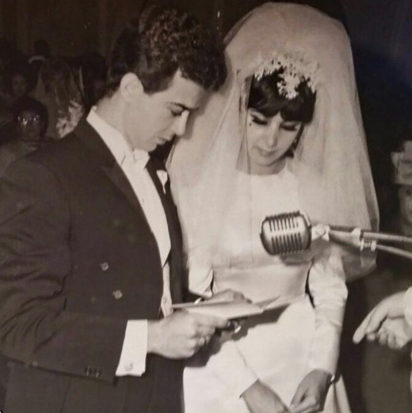 Isabel Martínez and Juan Legarreta on their wedding day.  The driver published this photograph of her parents to congratulate them on their wedding anniversary minutes before learning of the death of her mother.  (Instagram: @andrealegarreta)