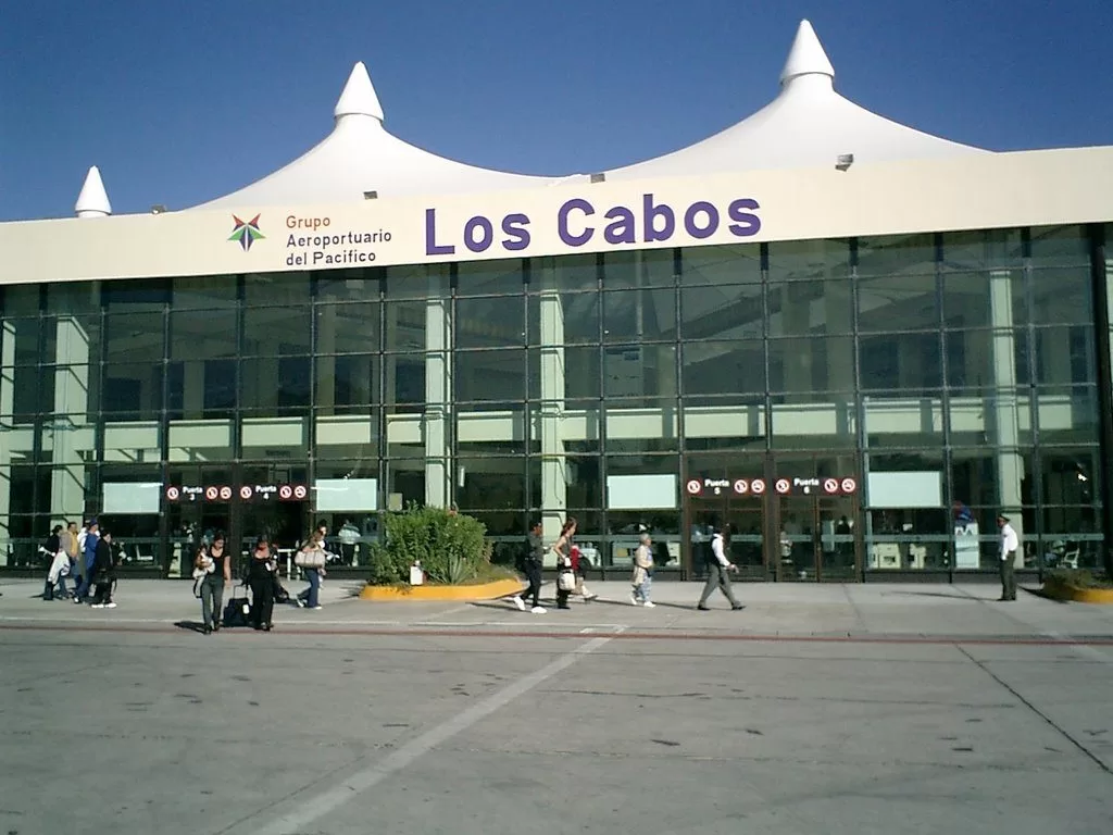 Los Cabos airport shoots up this year compared to the stagnant Cancun and CDMX airports
