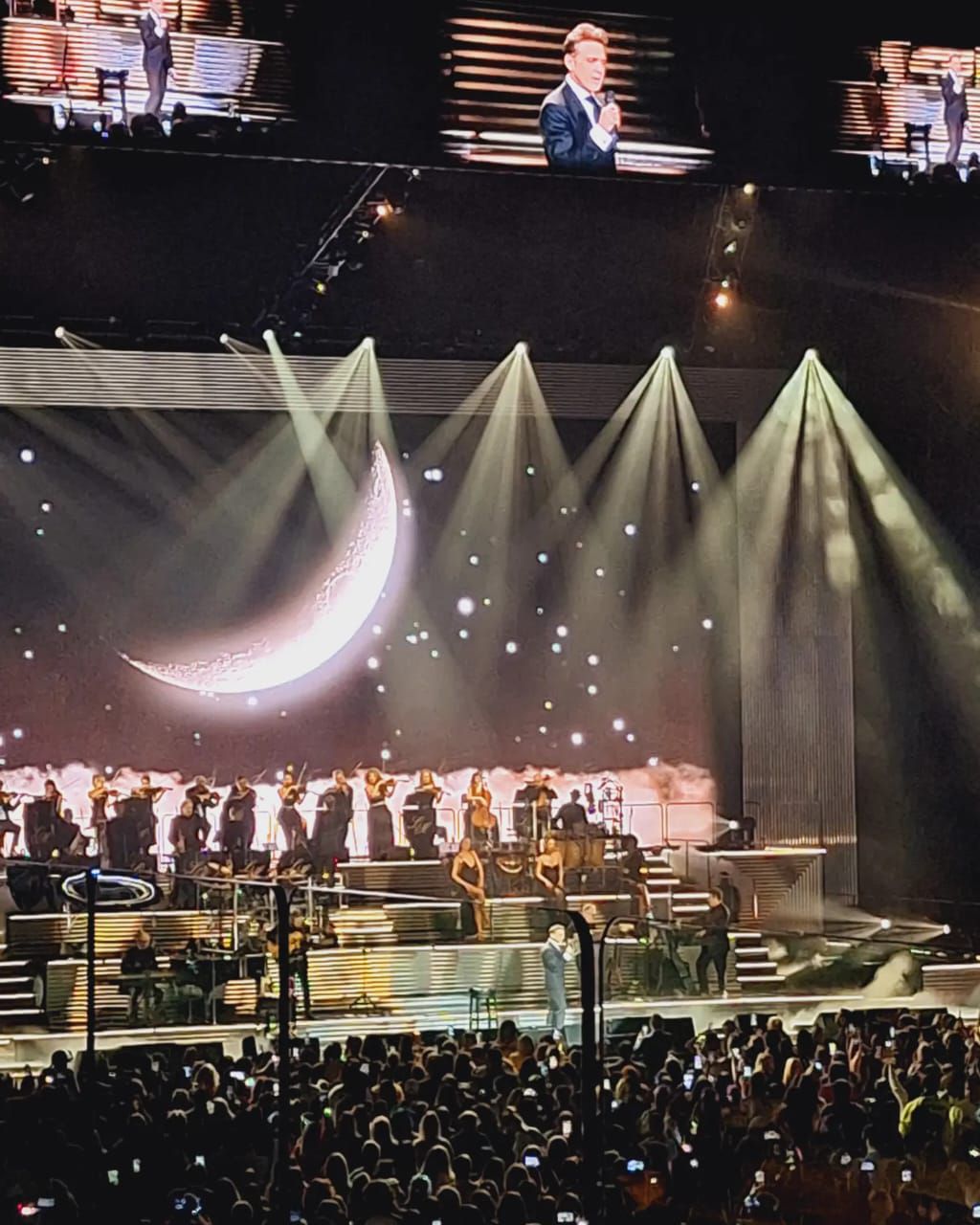 Another magical night for Luis Miguel and his fans