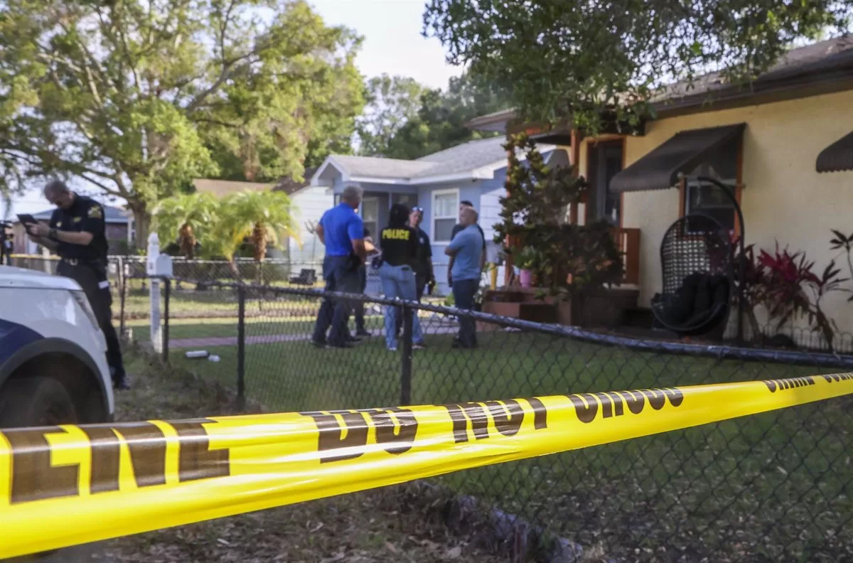 Police in Florida (USA) kill a man who allegedly shot two officers
