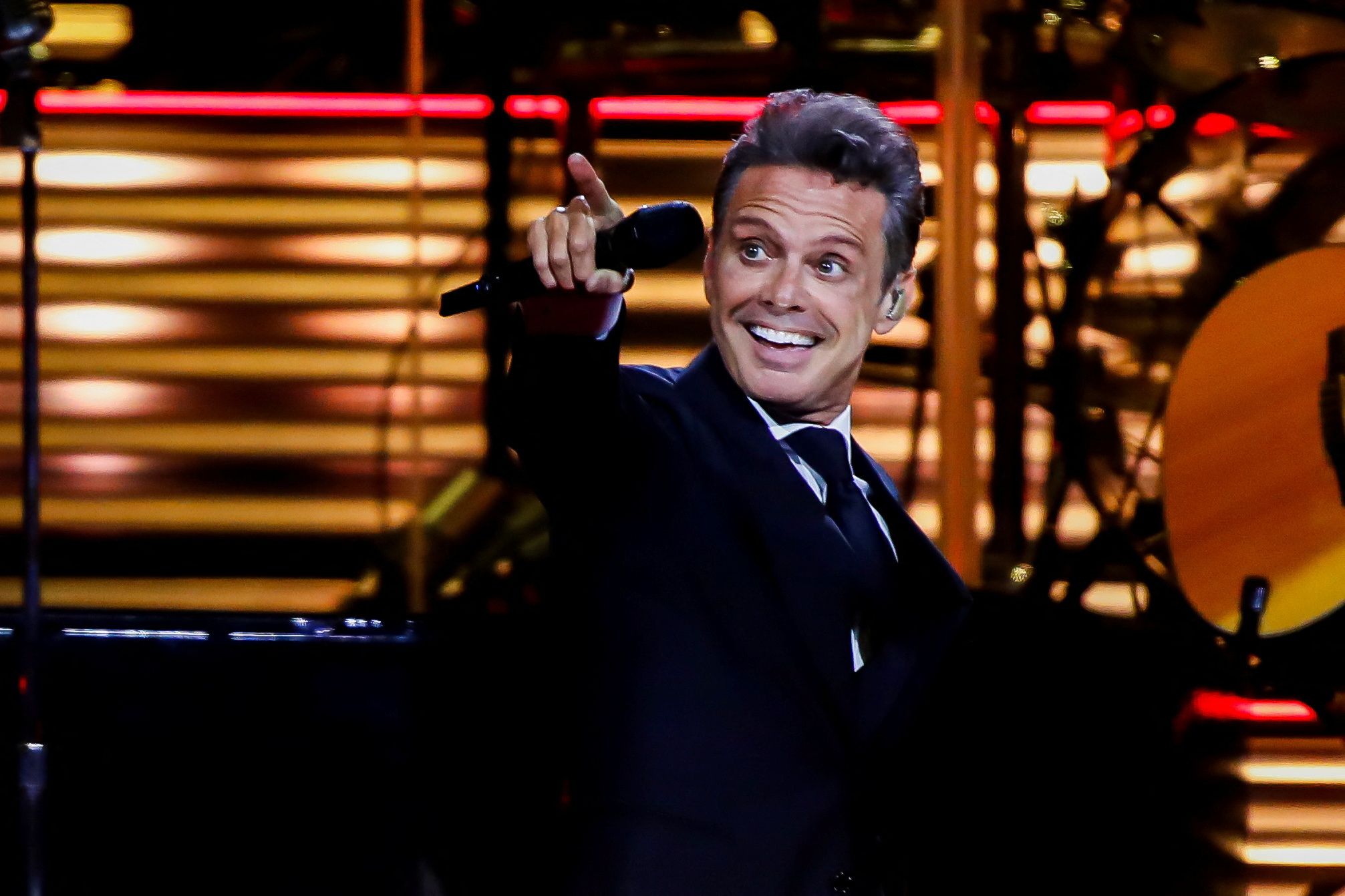 Double or Authentic?  The mystery surrounding Luis Miguel on his world tour (REUTERS/Agustin Marcarian)
