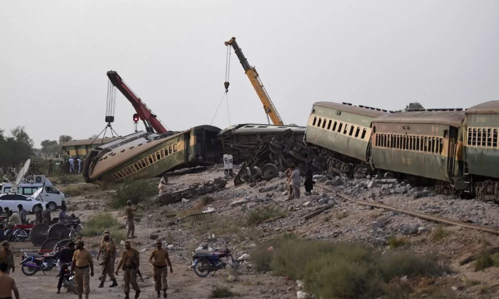 Accidente de tren en Pakistán. Foto: AFP
