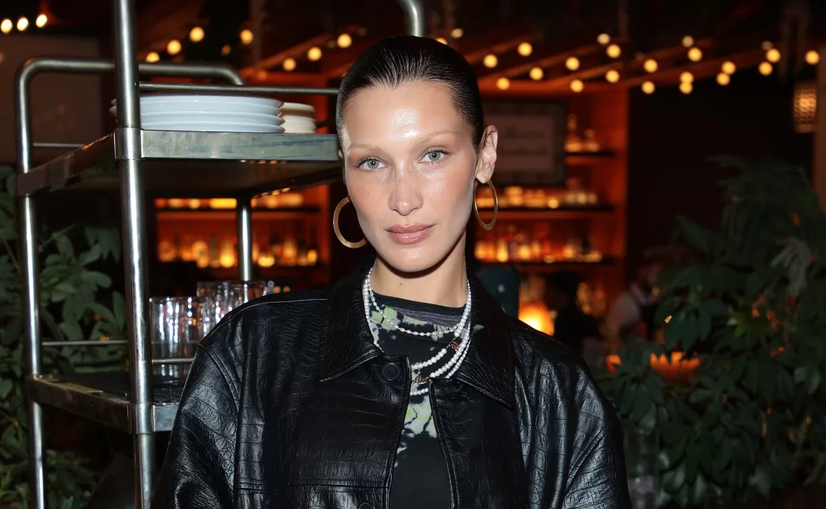 Bella Hadid shares photos and details of her fight against Lyme disease
