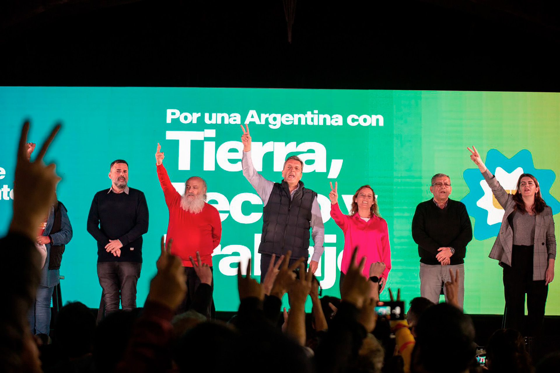 Sergio Massa received the support of the most important social movements in the country 