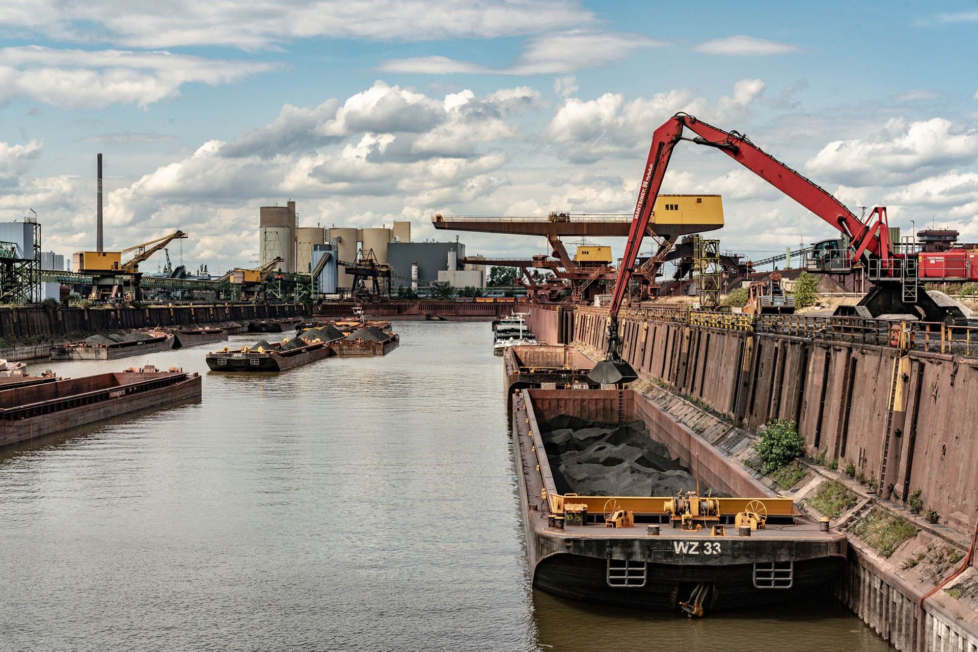 Unloaded coal barges in the ThyssenKrupp AG area of ​​the inland harbor in Duisburg in Germany.  (PHOTO: Bloomberg)