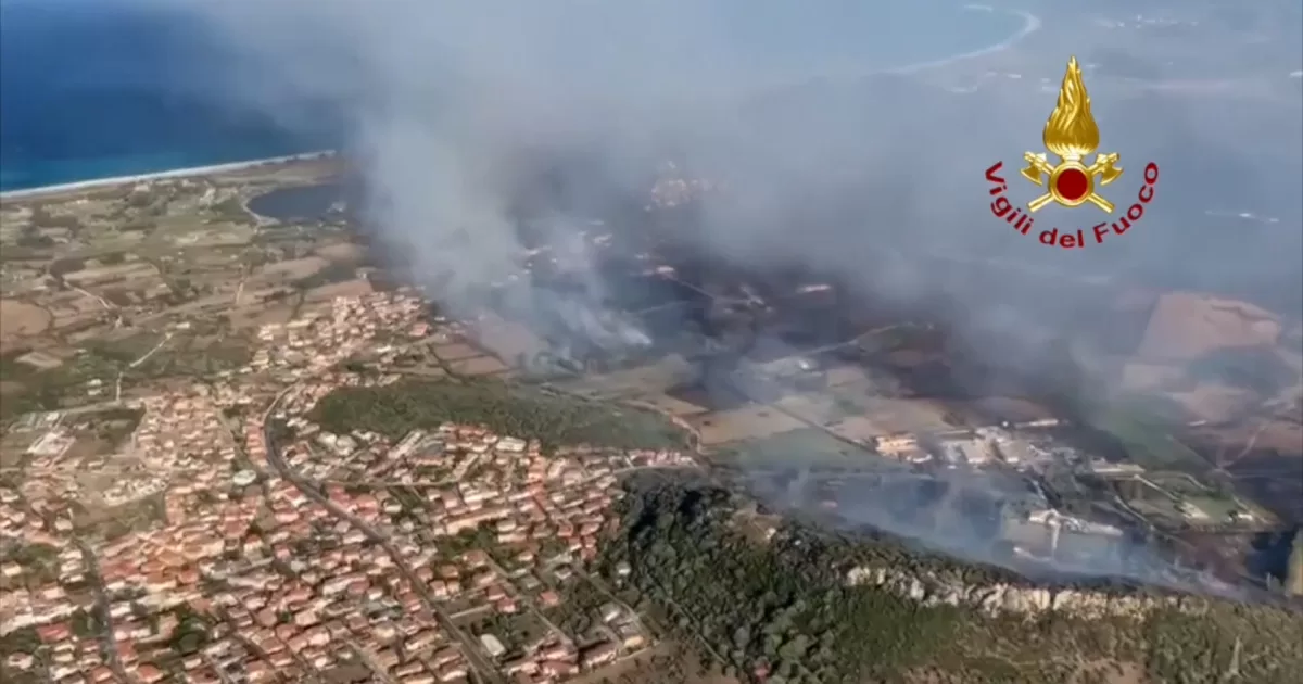 Hundreds of evacuees on the Italian island of Sardinia due to the fires
