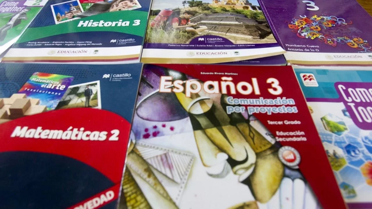 Guanajuato, willing to print its own textbooks
