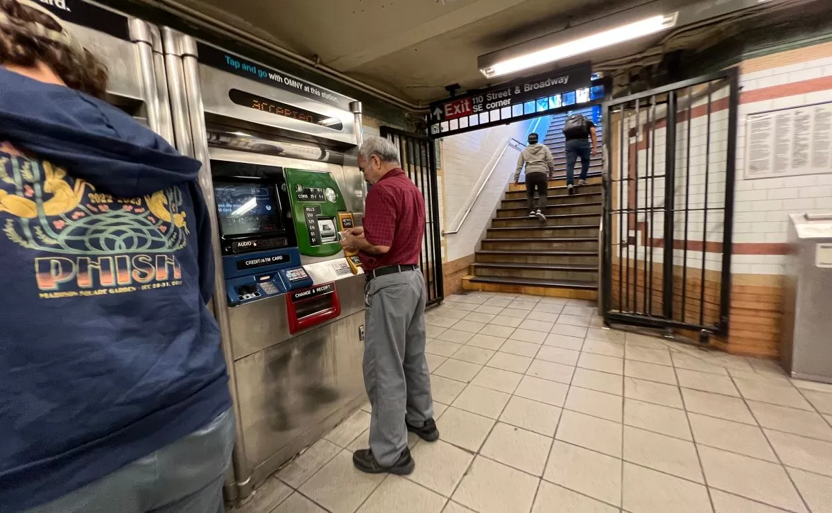 Low-income New Yorkers urged to easily apply for half-price MetroCards

