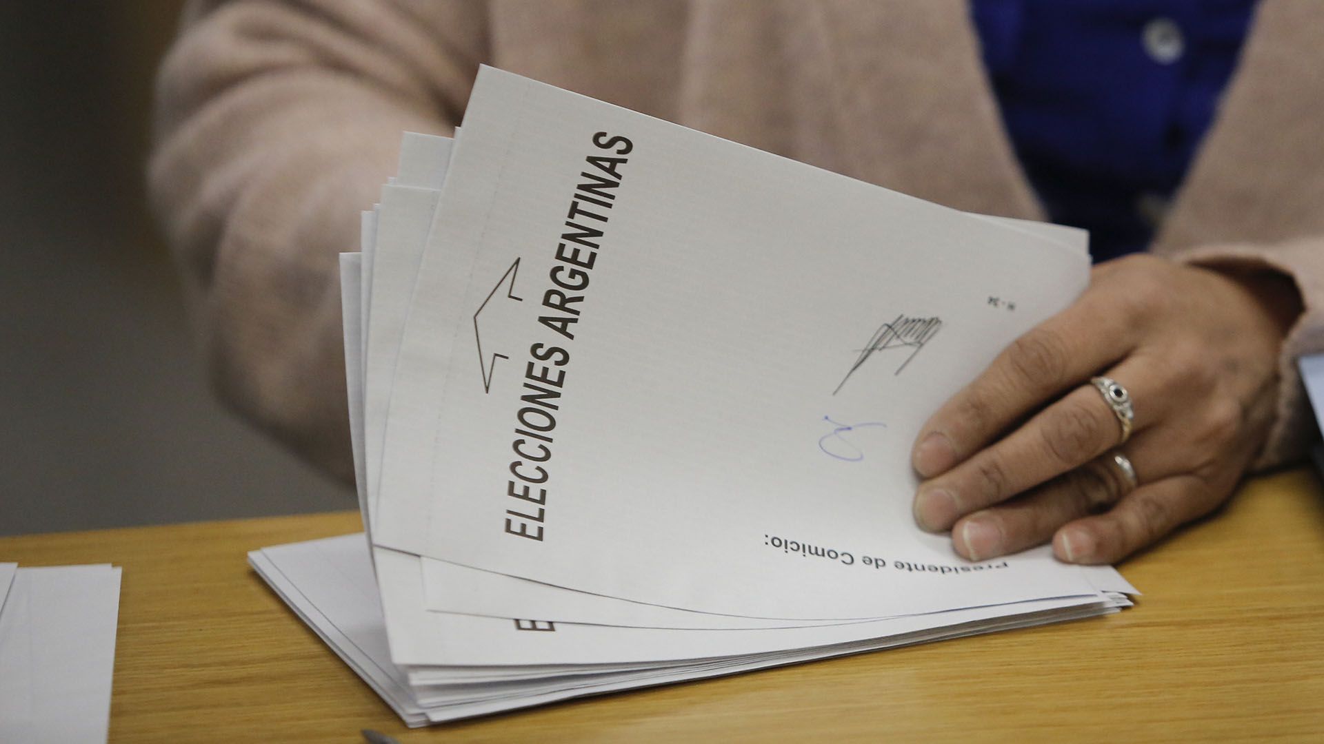 Until 6:00 p.m. you will be able to vote in PASO 2023 and at 9:00 p.m. the first official results will be announced (AP Photo/Sebastian Pani)