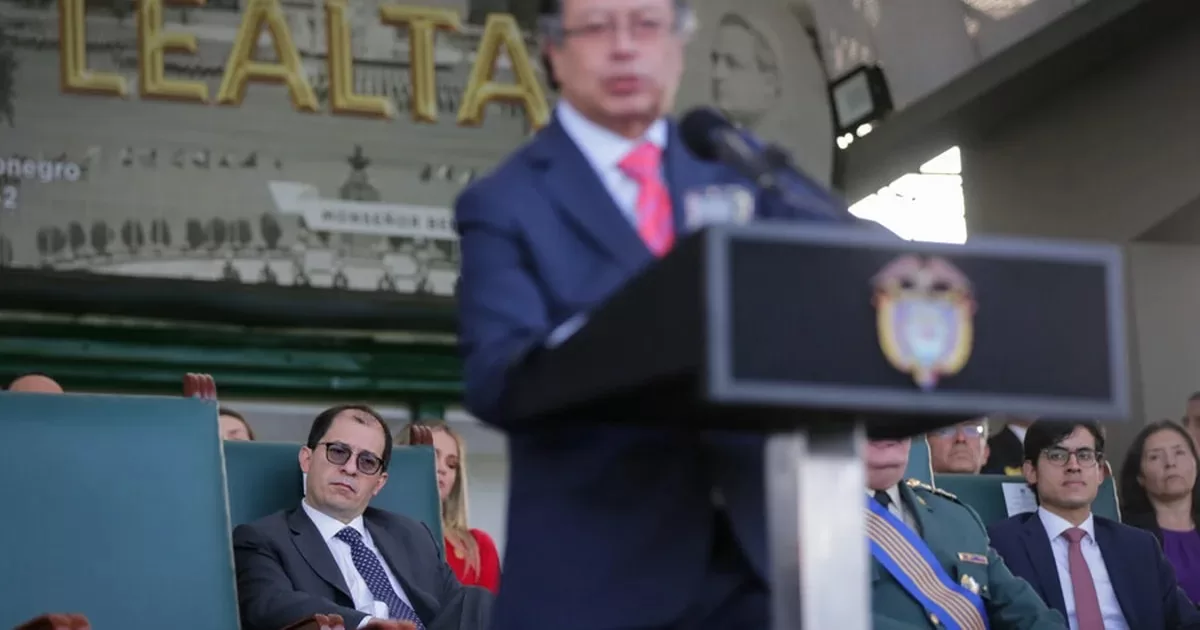 Gustavo Petro announced that he will provide special protection to prosecutor Francisco Barbosa
