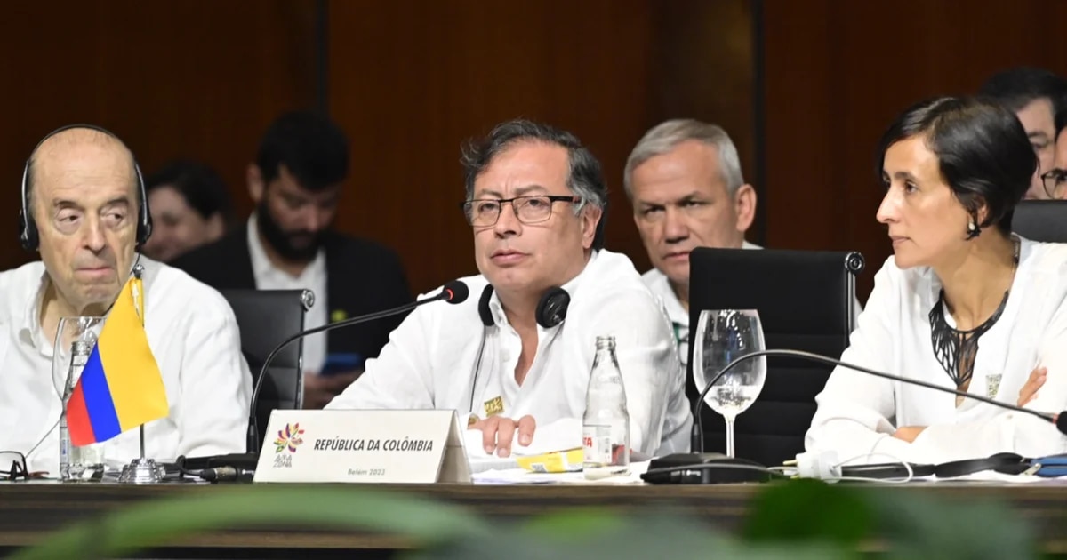 Gustavo Petro attacked the press after the controversial trip to the Amazon Summit: "They even go to the extreme of changing the real weather conditions"
