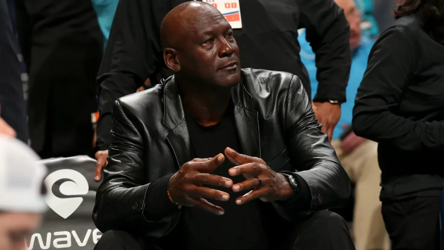 Michael Jordan's 'cursed' mansion: for sale for more than a decade
