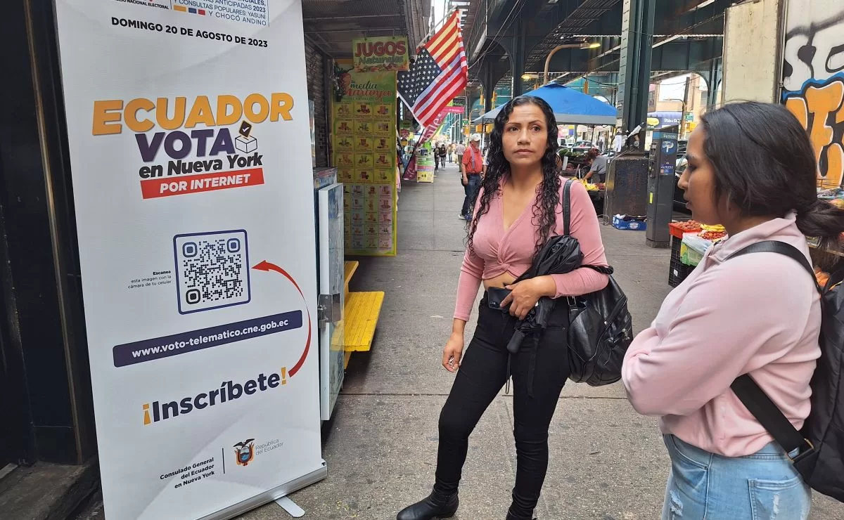 Ecuadorians vote in NY in their country's general elections marked by the murder of Fernando Villavicencio
