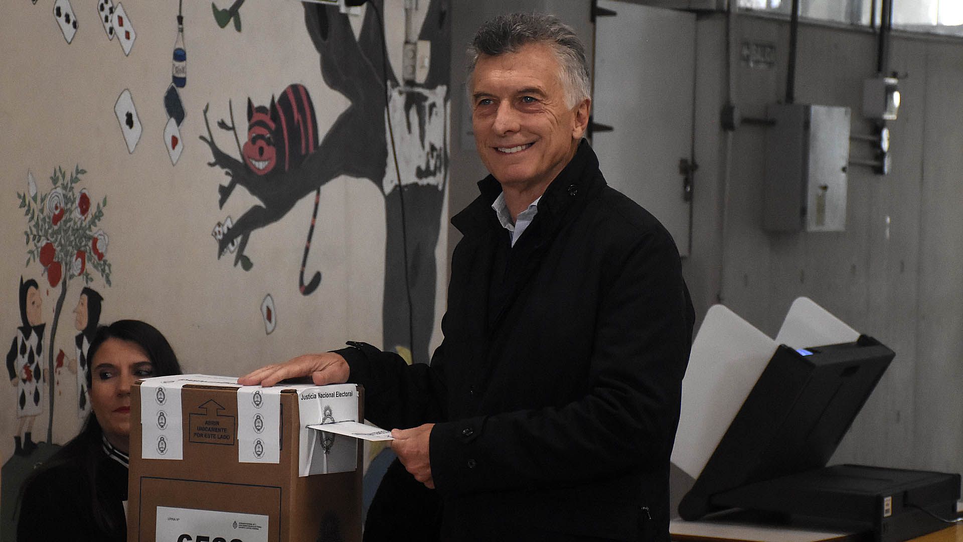 Former President Mauricio Macri voted at the Lenguas Vivas School, in Juncal at 3200, in Palermo (Nicolas Stulberg)