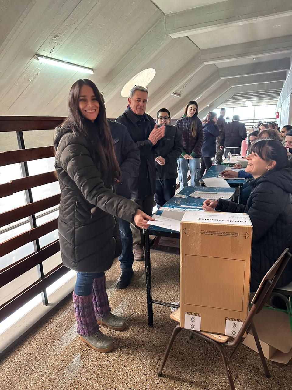 Evangelina Carrozo cast her vote, although she is also a protagonist: she is running for councilor in Gualeguaychú (Photo: Teleshow)