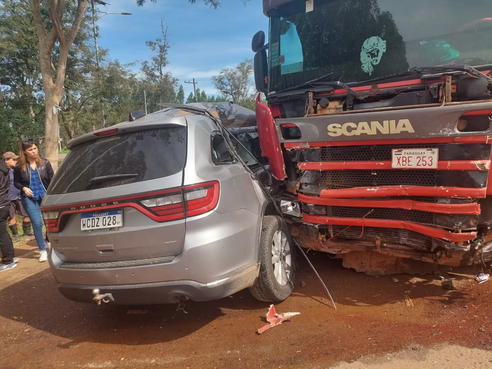 Fatal accident at Tebicuary crossing: truck collided with a Scania
