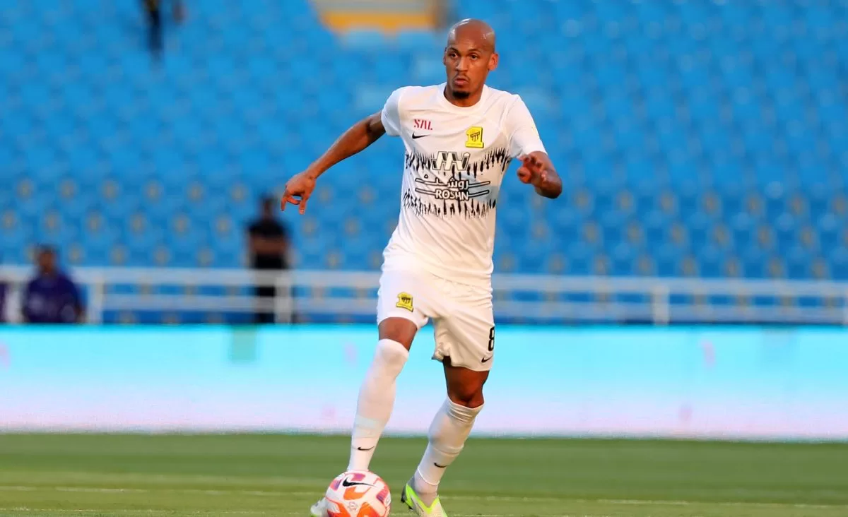 Fabinho awarded with expensive Rolex for being the best man of the match in Saudi Arabia (Video)
