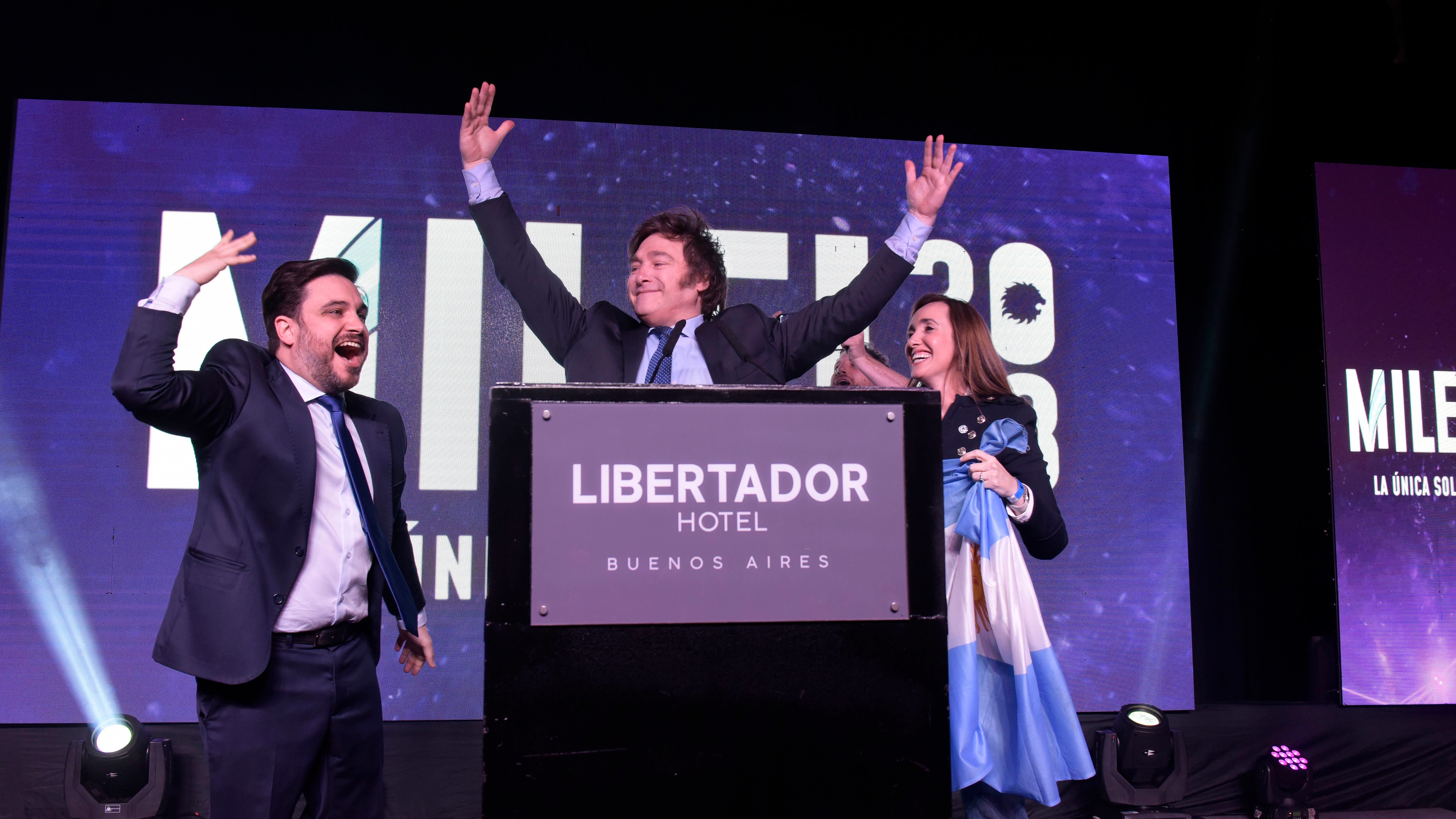 Javier Milei celebrated and maintained his very tough speech at the start of the new stage of the campaign