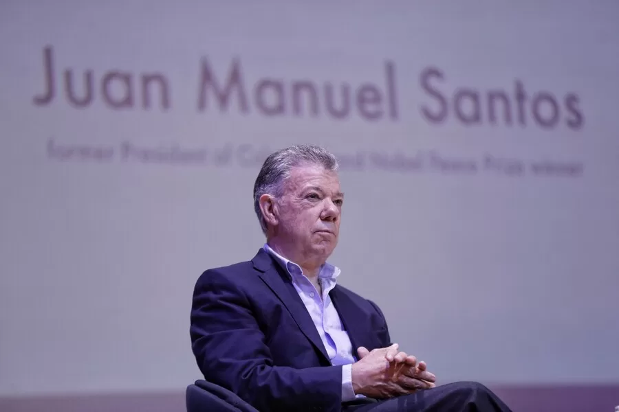 Juan Manuel Santos, ex Presidente de Colombia y Premio Nobel de Paz, en la Universidad de los Andes. (Colprensa -Sergio Acero)