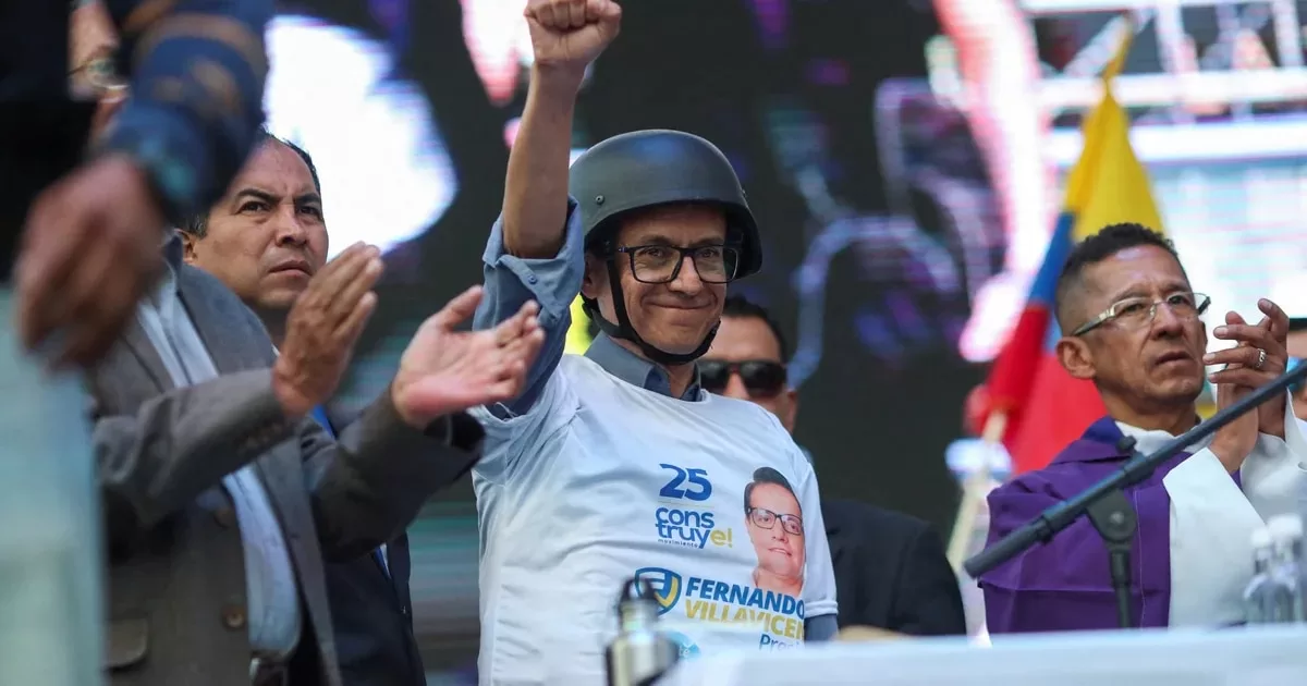 The presidential candidates of Ecuador paid tribute to Fernando Villavicencio in their campaign closing ceremonies
