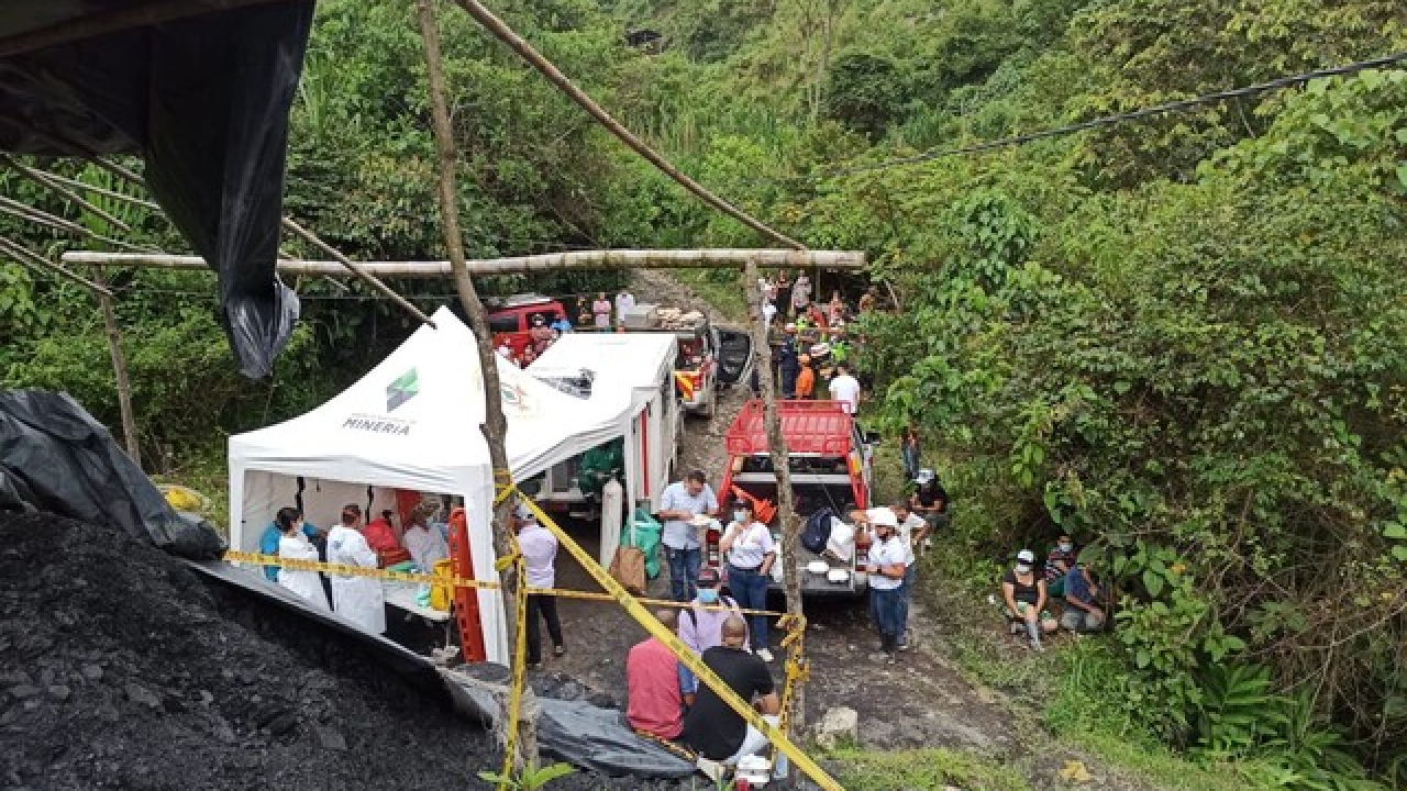 Five miners were rescued alive in Amagá, Antioquia.  Photo: Colprensa
