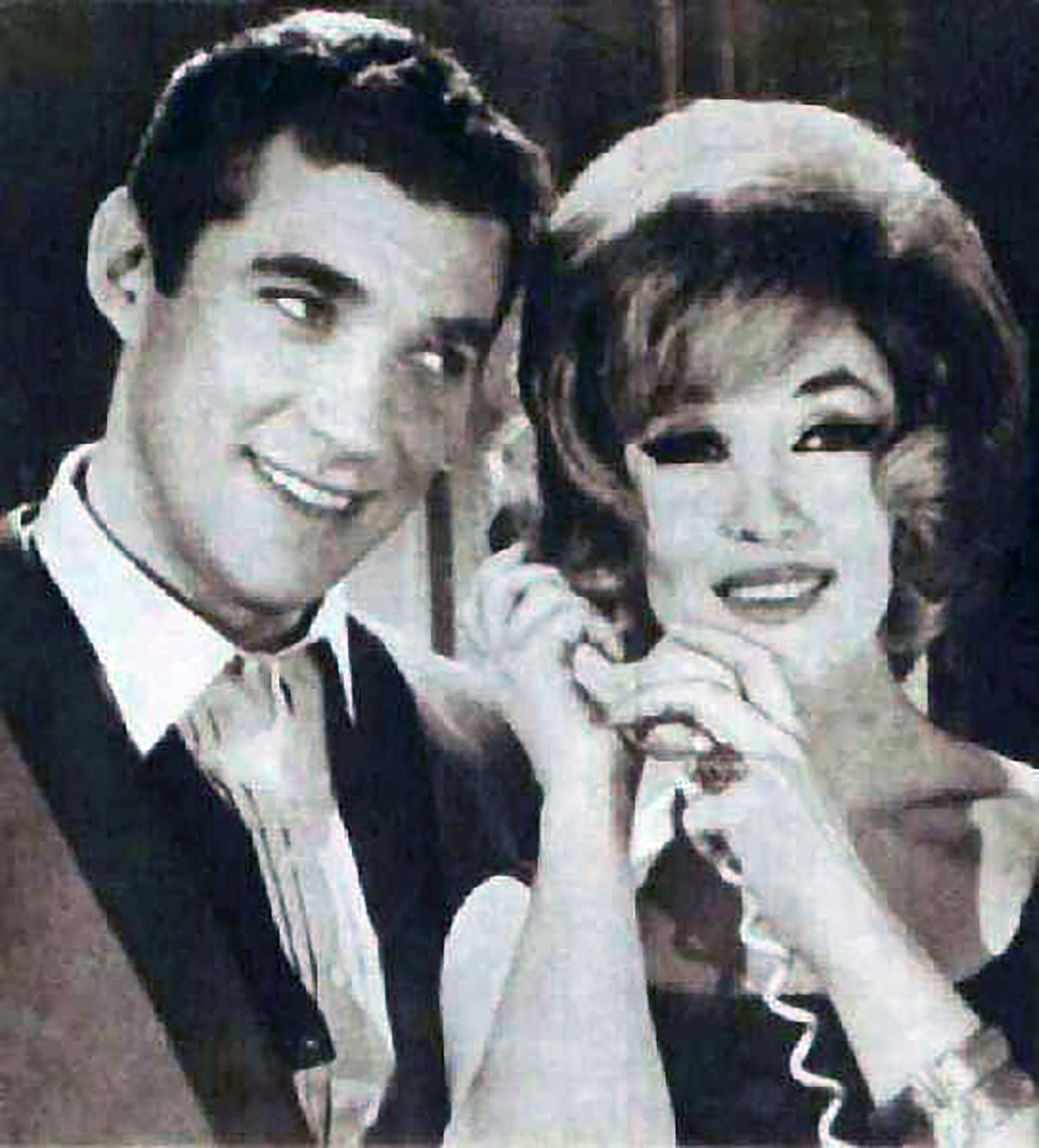 Chico Novarro together with María Aurelia Bisutti starred in the film "Hotel Alojamiento"