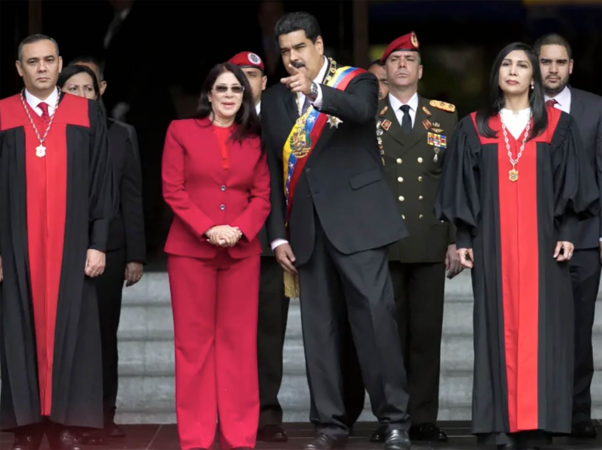 

The TSJ has been Maduro's most important weapon for snatch... they accompanied him for years in the Great Patriotic Pole