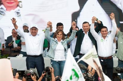 The candidate, during her closing campaign in Guatemala City. 