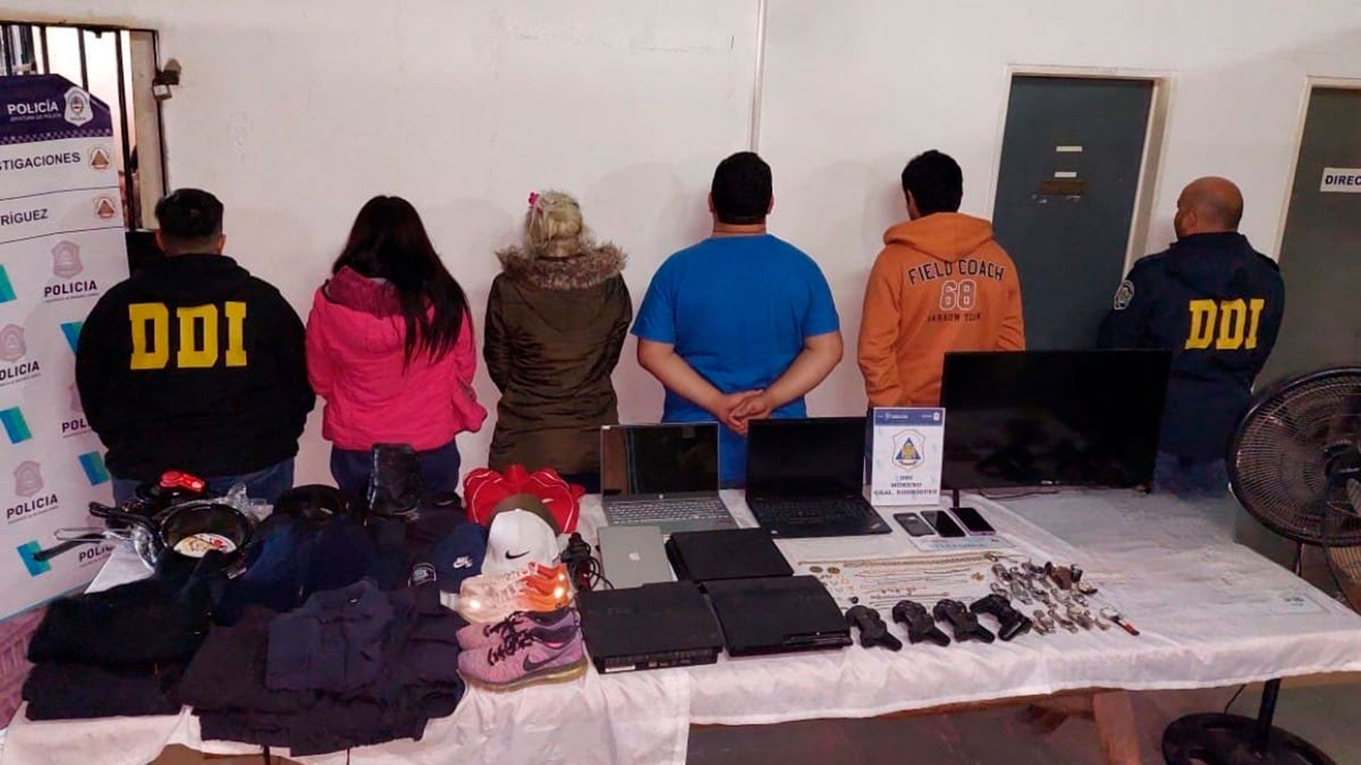 The five people arrested last year for being part of a criminal gang that organized entrances in Moreno