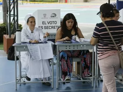At least 430 detained during the voting period in Ecuador
