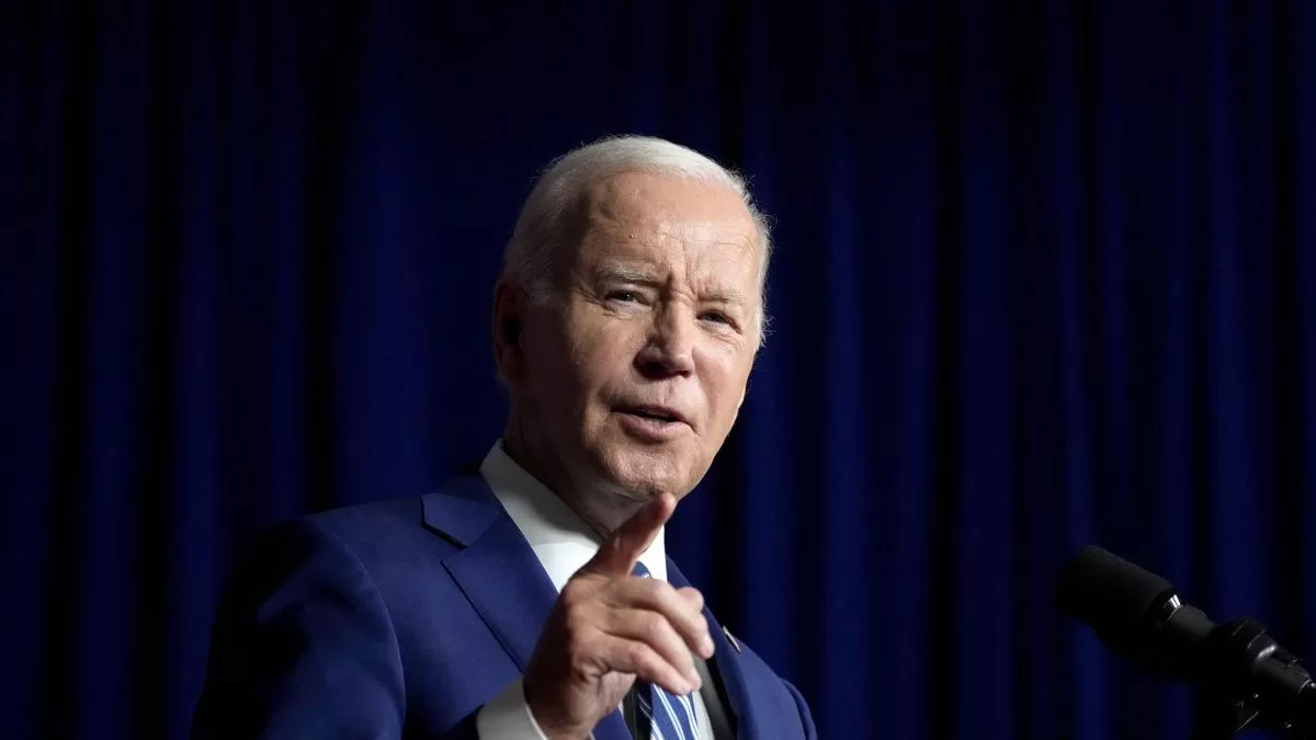 Biden asks Congress for $40 billion in aid for Ukraine and the southern border
