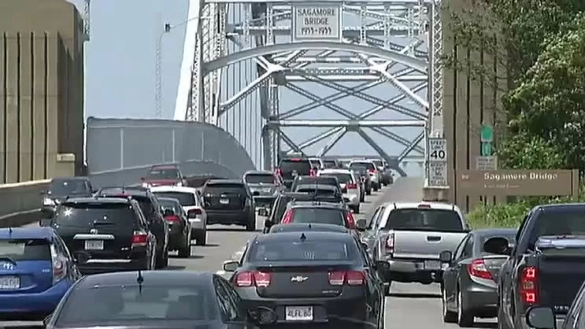Crash causes brief closure of Sagamore Bridge to Cape Cod
