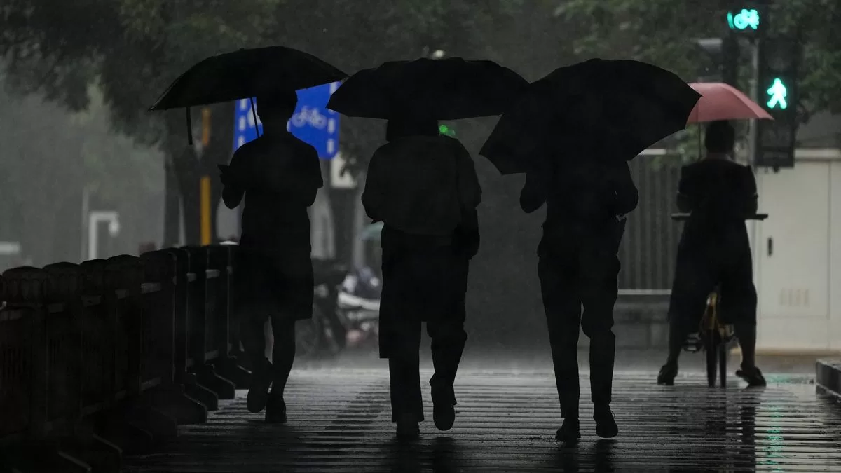  Downpours in Beijing cause flooding and break a record of at least 140 years;  there are 21 dead
