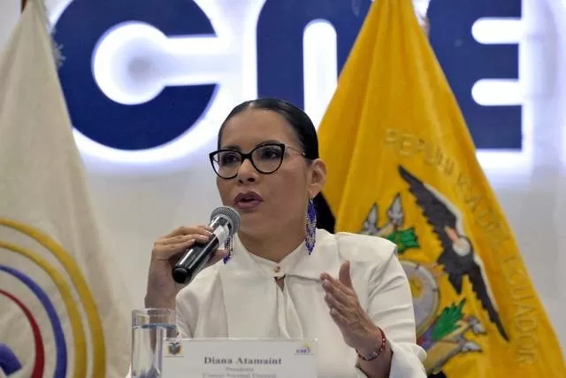 La presidenta del Consejo Nacional Electoral de Ecuador, Diana Atamaint, durante una conferencia de prensa, Foto Afp