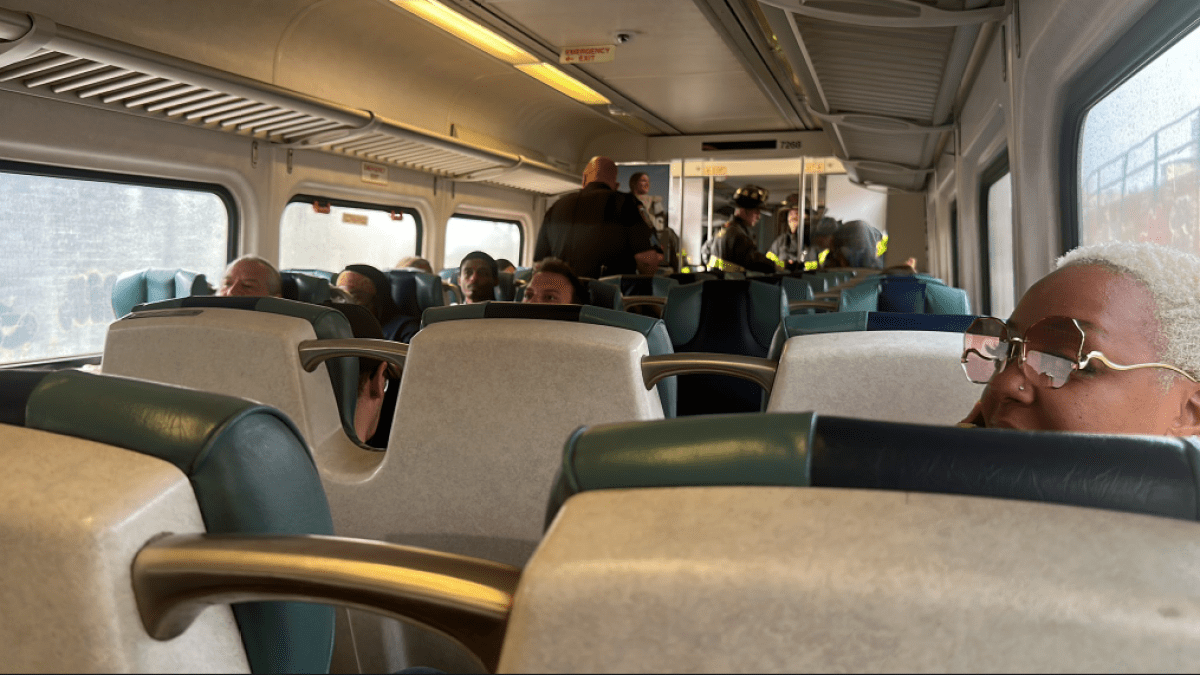 FDNY: At Least 7 Injured After LIRR Train Derailment in Queens
