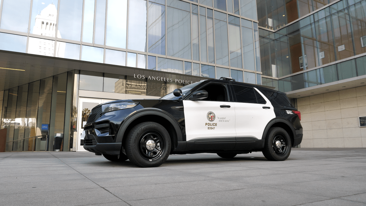 Fewer cops: LAPD drops below 9,000 officers
