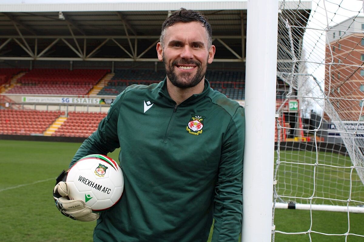 'Foster Hollywood', the Wrexham hero and mythical English goalkeeper, retires
