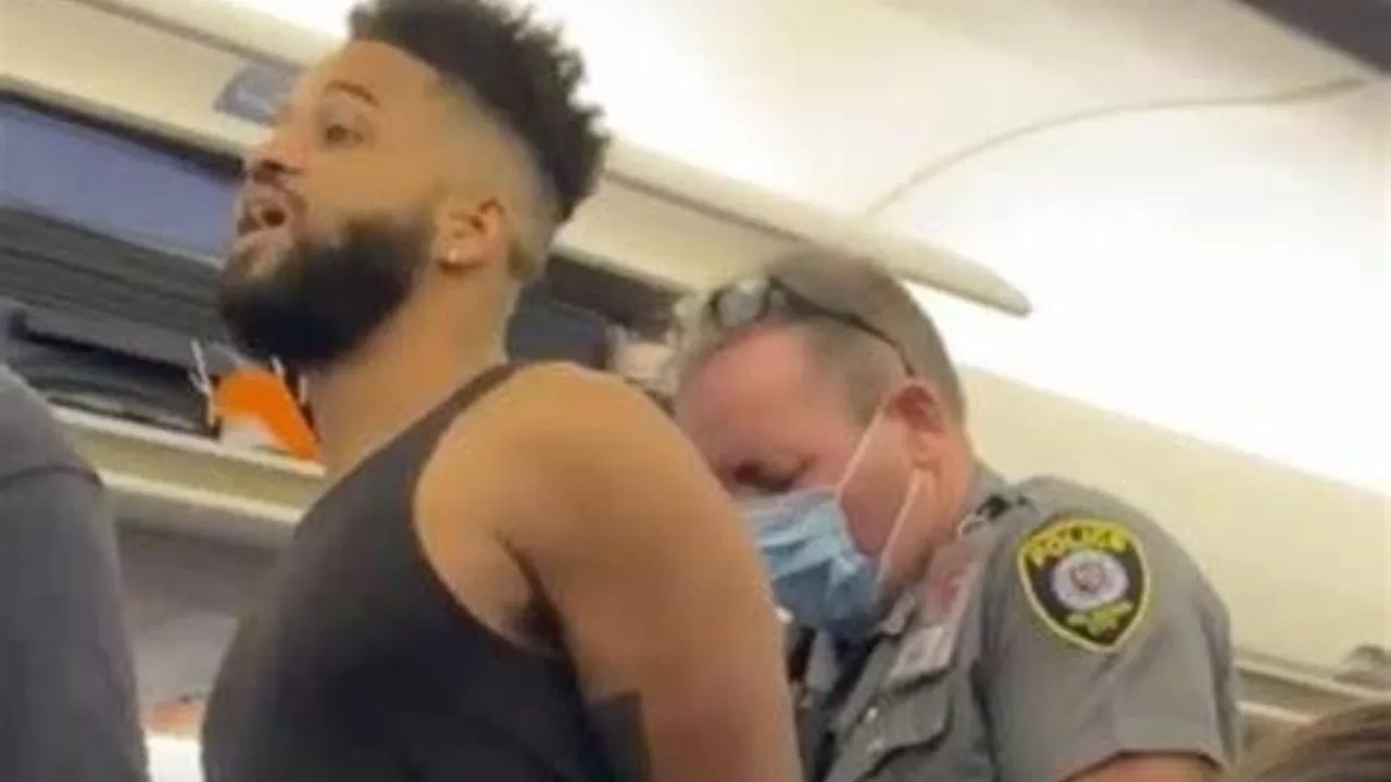  He took a female flight attendant hostage on a Delta flight in the US;  he is already arrested

