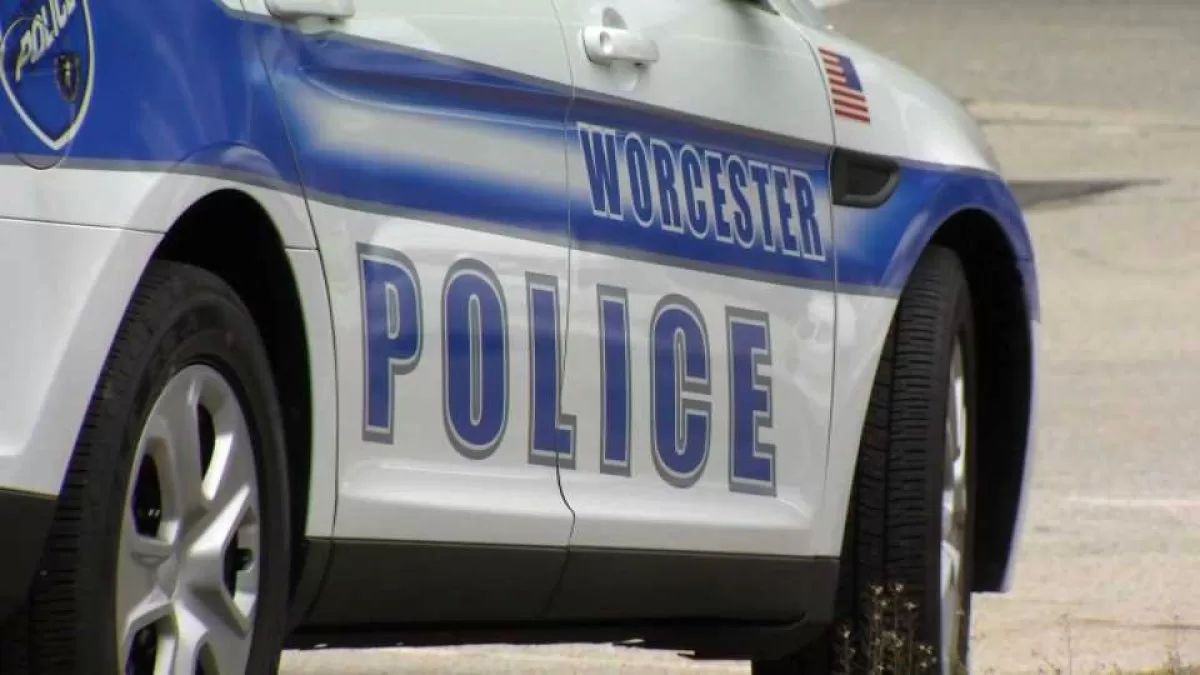 Man arrested after bank robbery in Worcester
