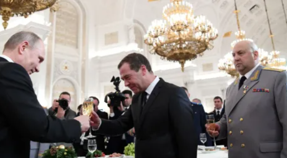 Medvedev affirms that Russia could use the nuclear weapon
