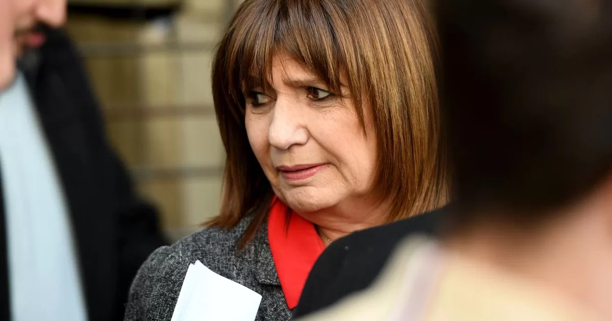 Patricia Bullrich trims her claws to win the center
