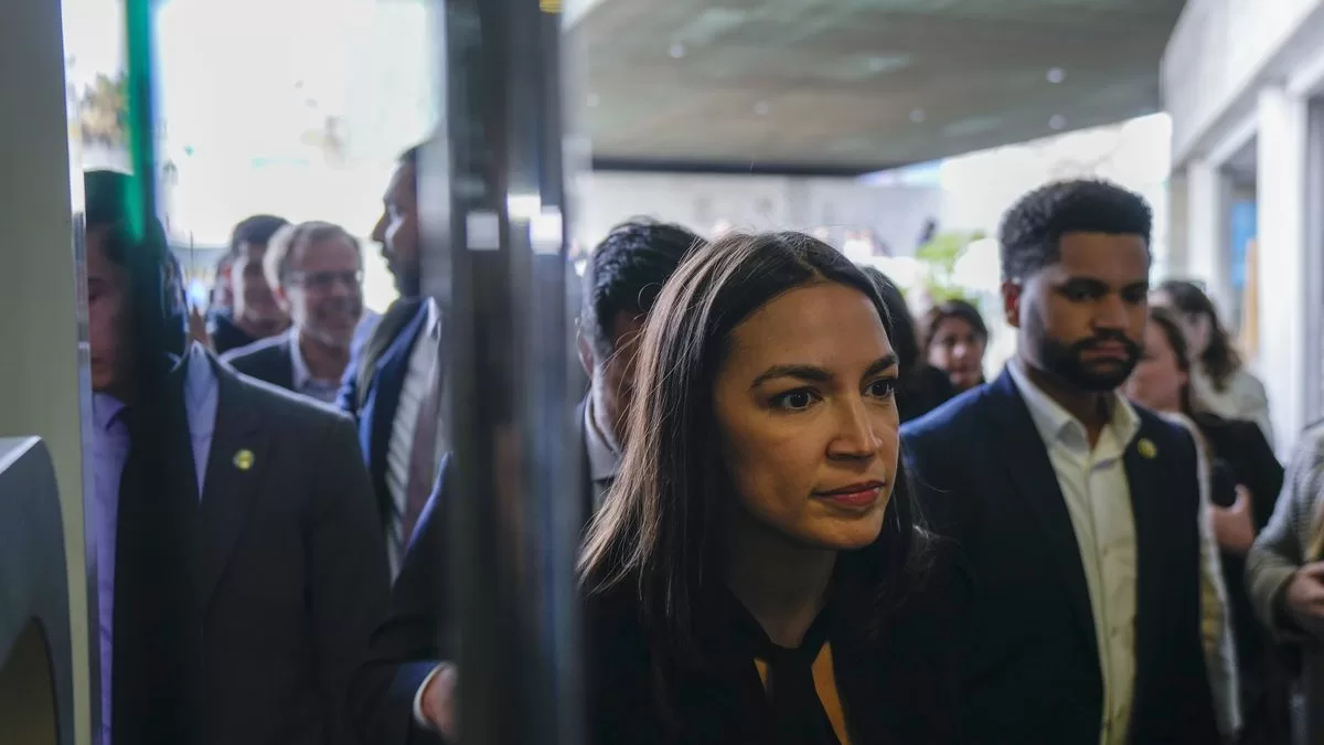 Representative Ocasio-Cortez asks the US to declassify documents on the 1973 coup in Chile
