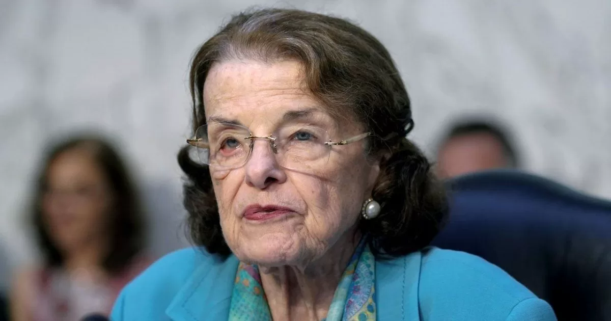 Senator Feinstein suffers a fall and is taken to the hospital
