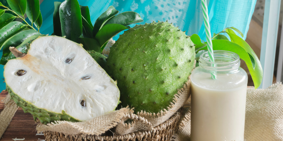 Soursop, a powerful fruit: these are its benefits and properties
