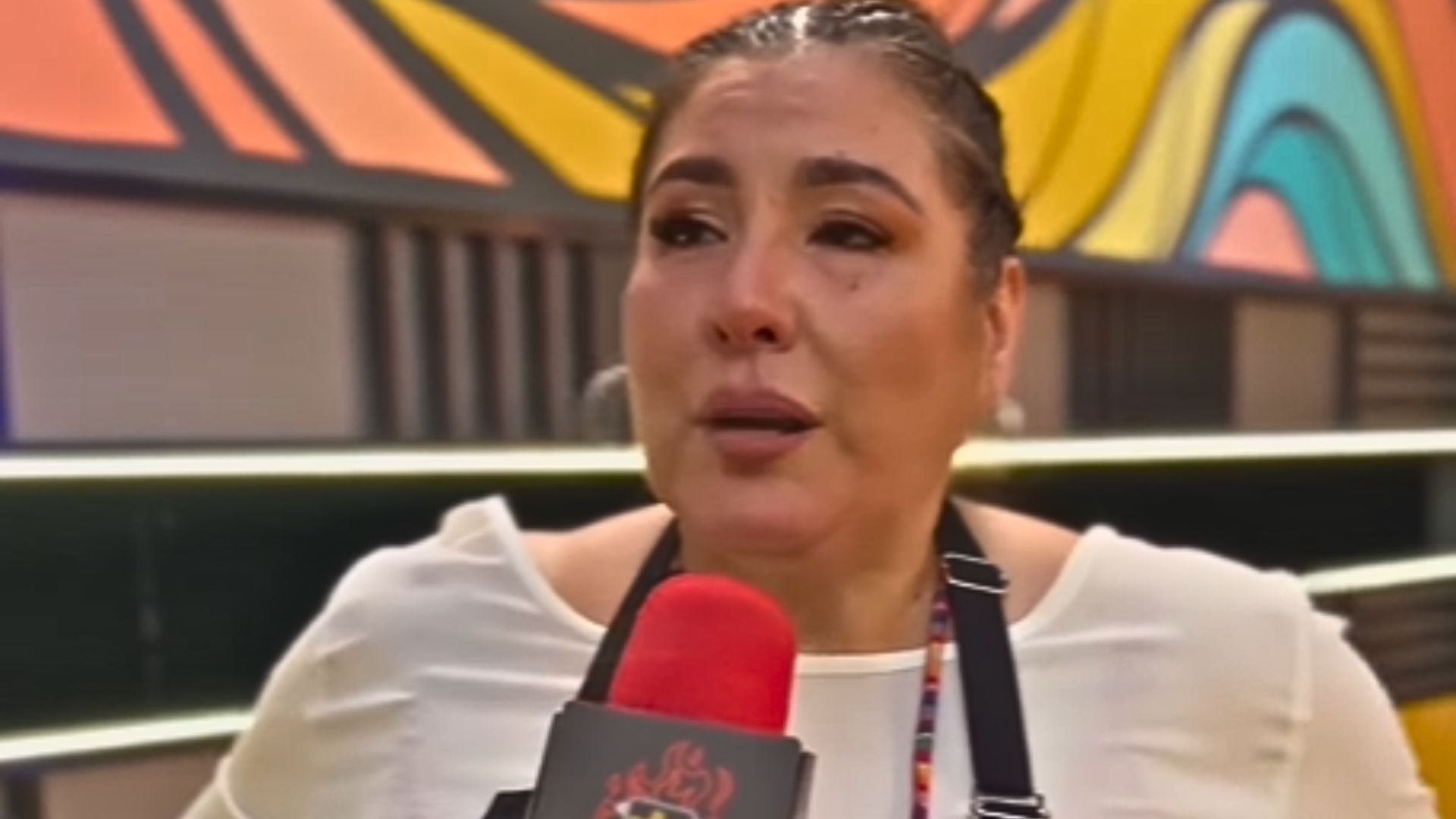 Mónica Torres spoke with Latina TV after being withdrawn from the competition.  (Latina TV / The Great Famous Chef)