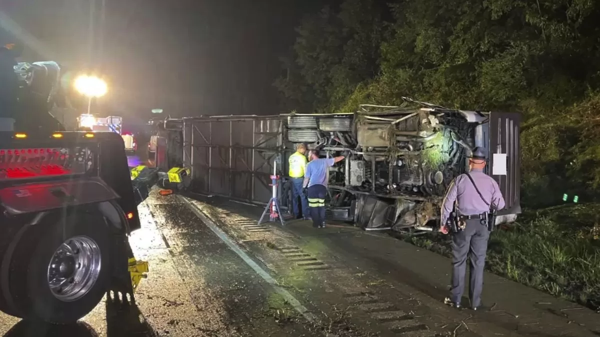Three passengers die in a bus crash in Pennsylvania
