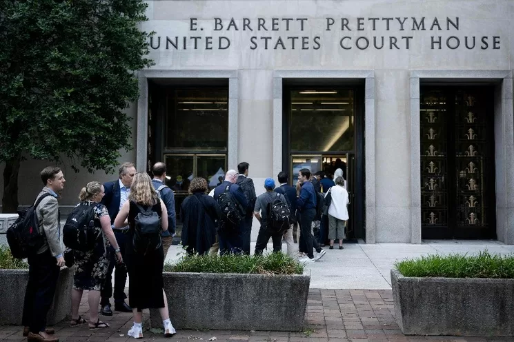 Tribunal en E. Barrett Prettyman en Washington, DC, donde comparecera el ex presidente de EU, Donald Trump, por los cargos de conspiración en su contra. Foto Afp