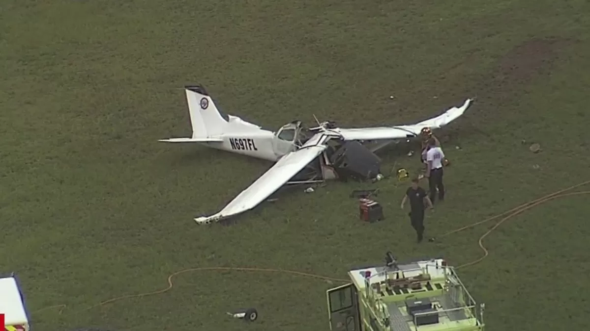 Two people die and one is injured after small plane crash in Pembroke Pines
