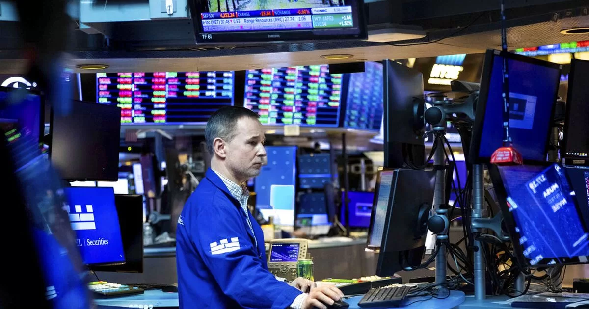 Wall Street opens shot awaiting Fed minutes
