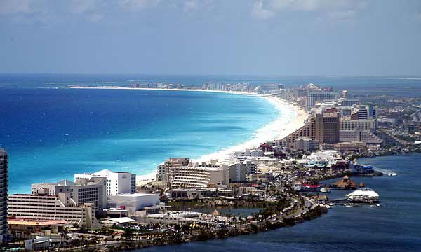 The average temperature in Cancun is 26 degrees.  (EFE)